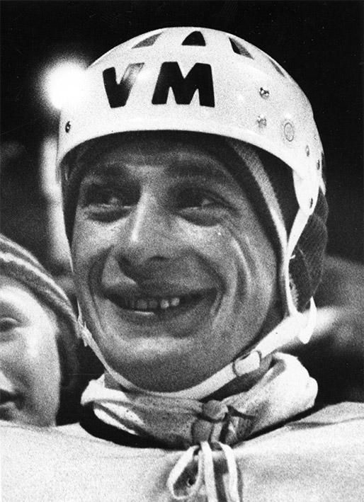 Leveä virnistys oli Keinosen tavaramerkki kaukalossa.