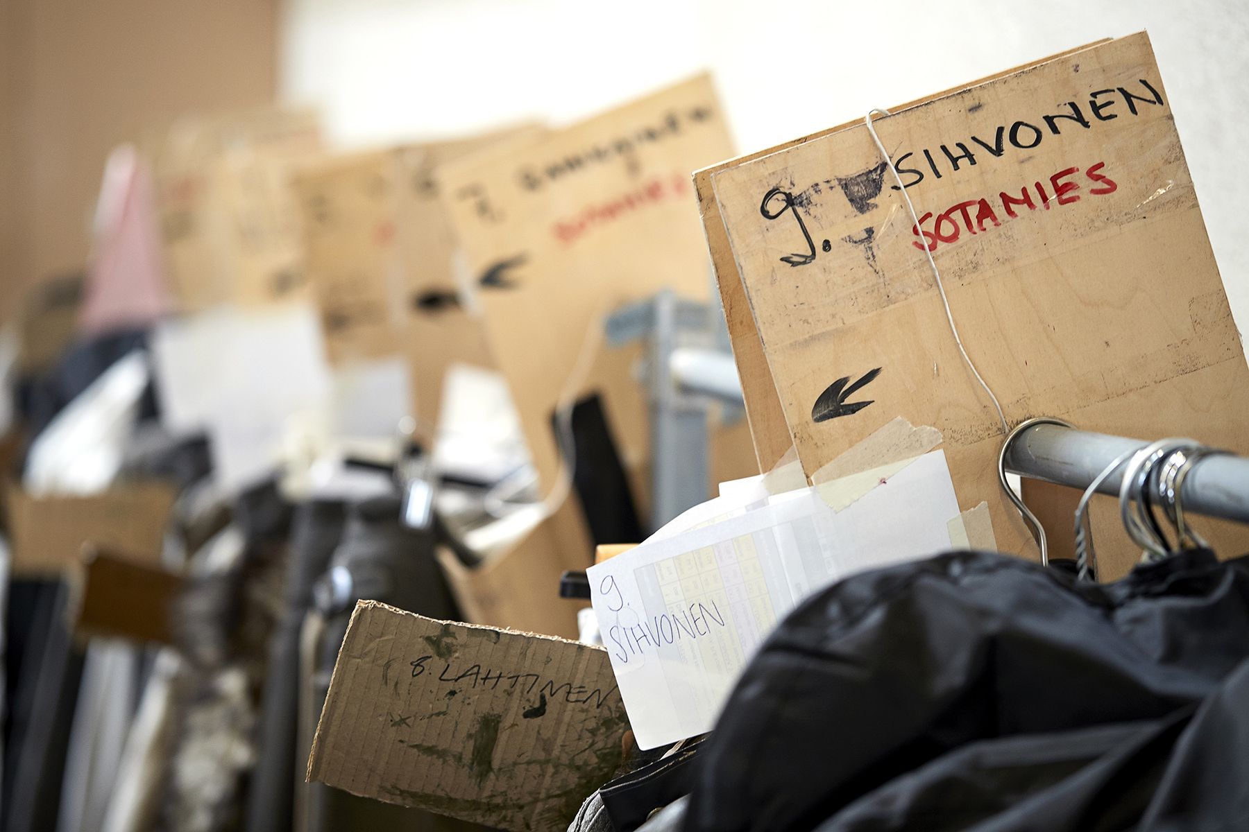 Pääroolien esittäjillä on omat nimikoidut rekkitankonsa.