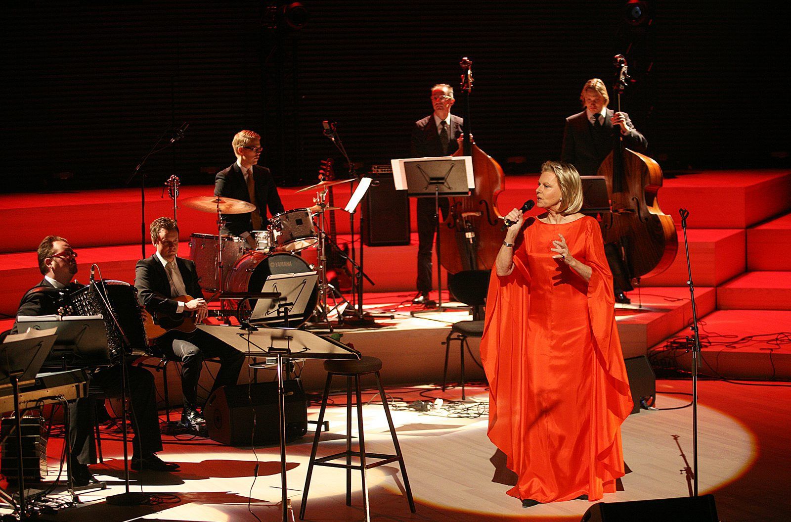 Arja Saijonmaa Helsingin Musiikkitalossa. Kuva Fanni Oksanen