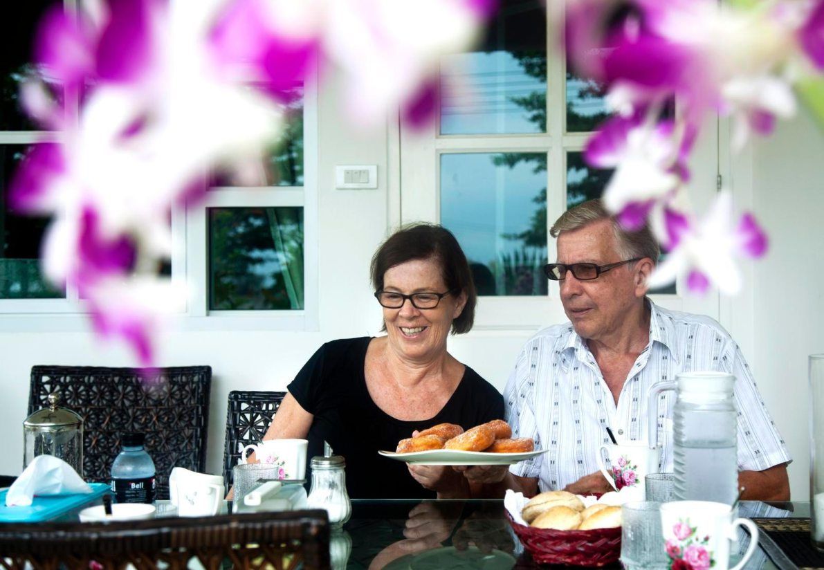 Aamukahvit juodaan omalla terassilla.