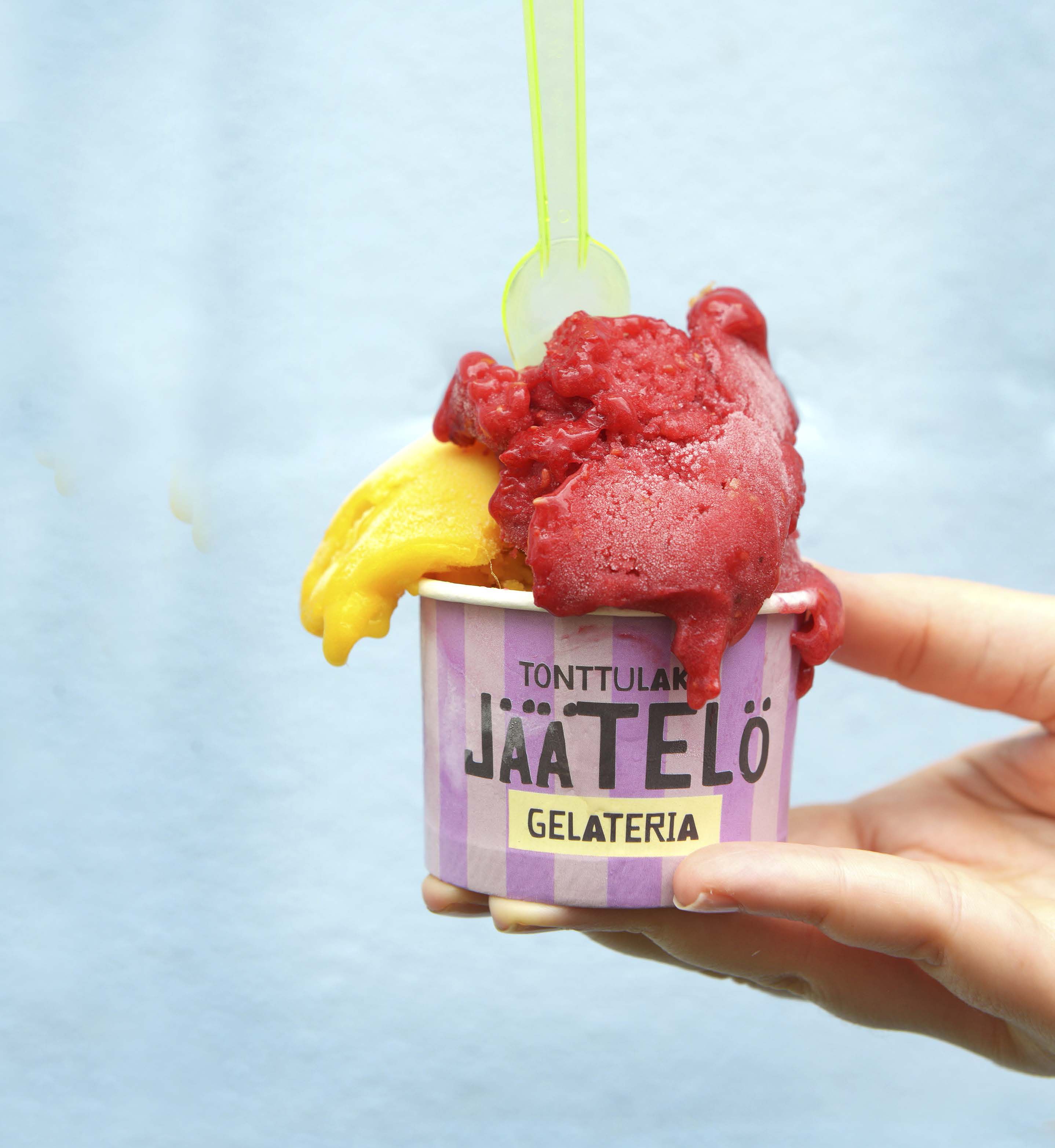 Joululla markkinoidaan vaikka jäätelöä.