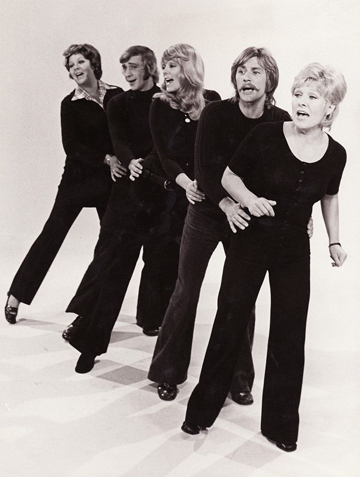 Vuosina 1971–72 Mölli oli mukana Katapultti-televisioshowssa.