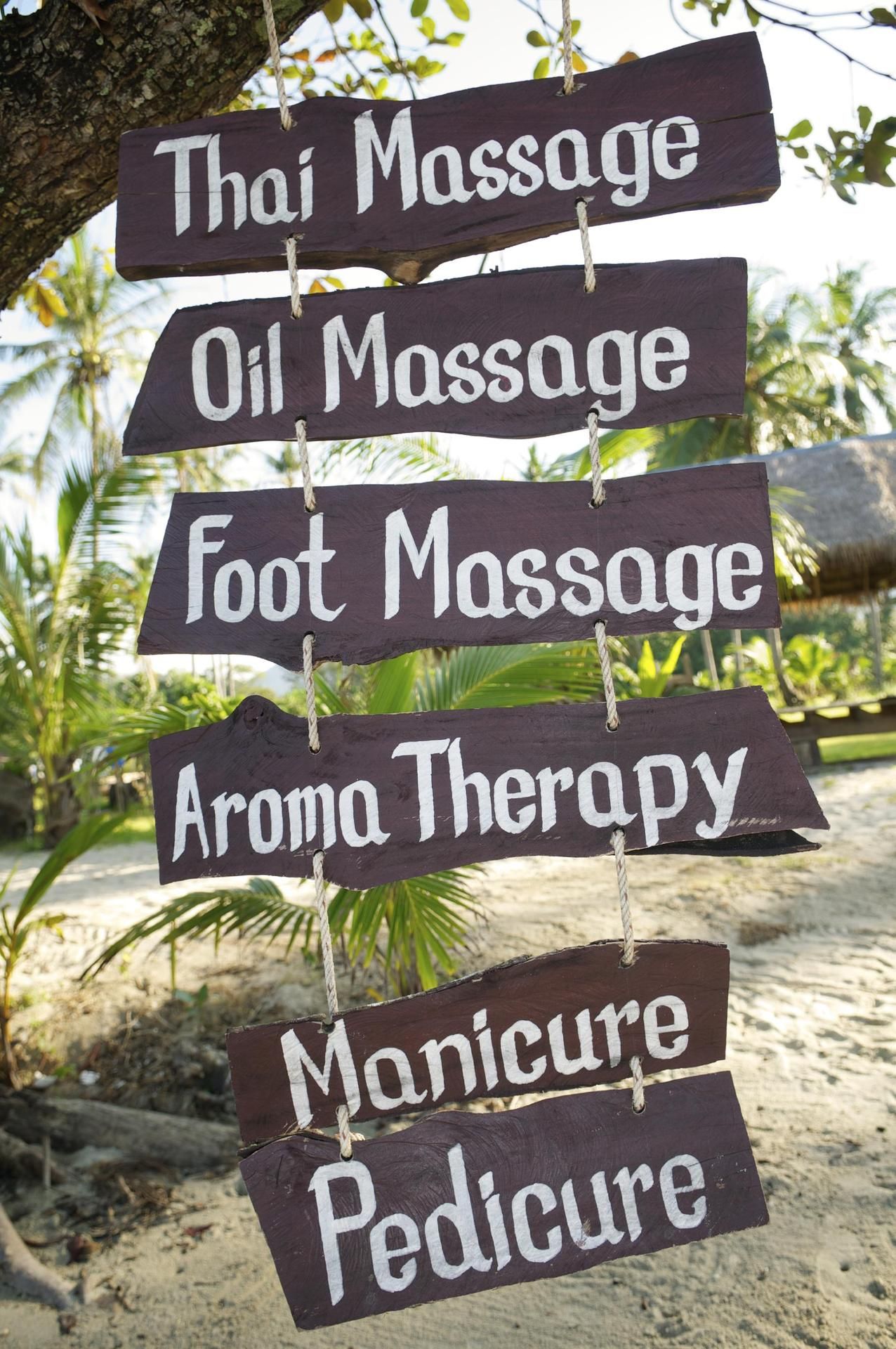 Hierontaa ja jalkahoitoa tarjotaan rannoilla.