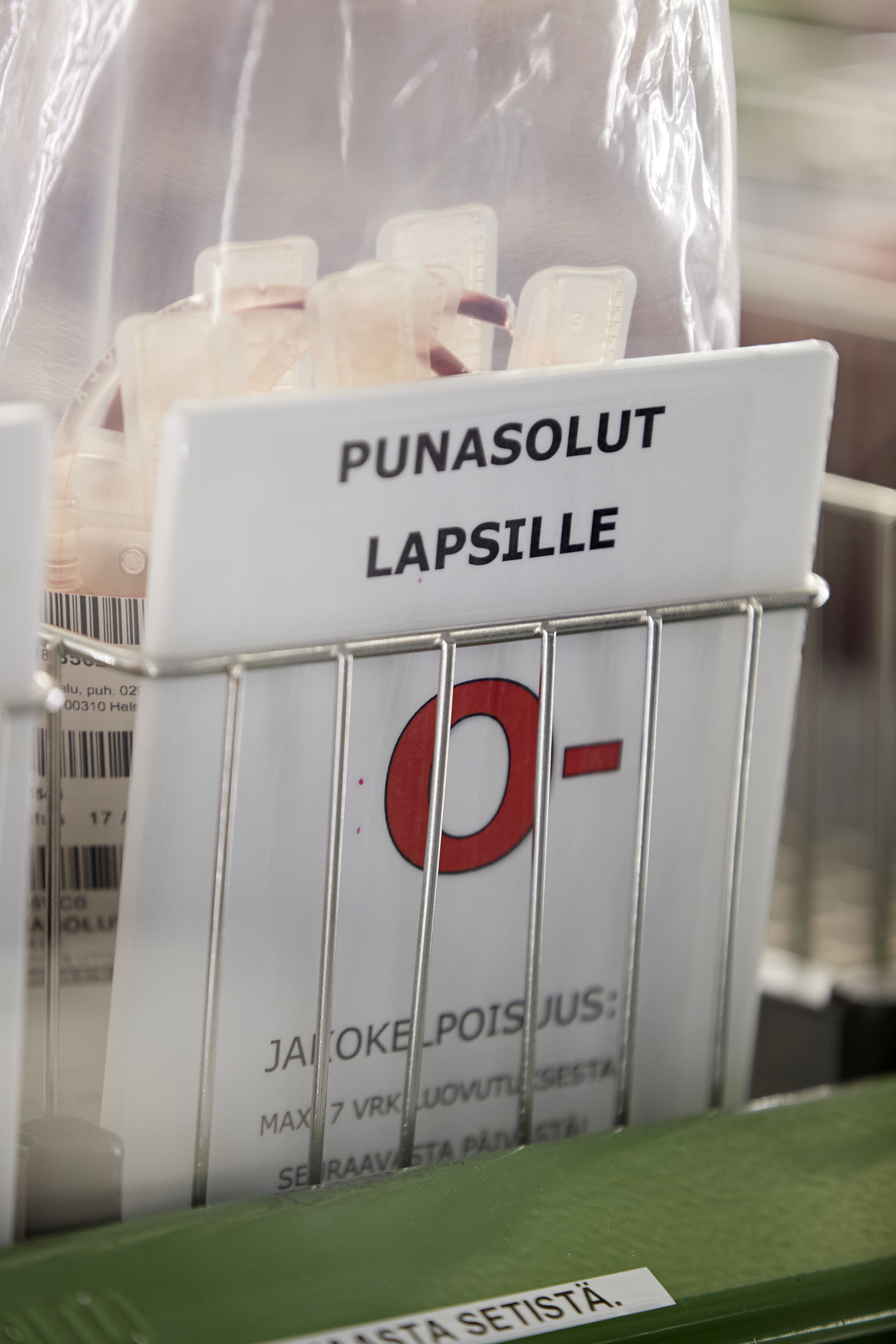 Valtaosa pienistä keskosista saa elämänsä alkutaipaleella apua verivalmisteista.