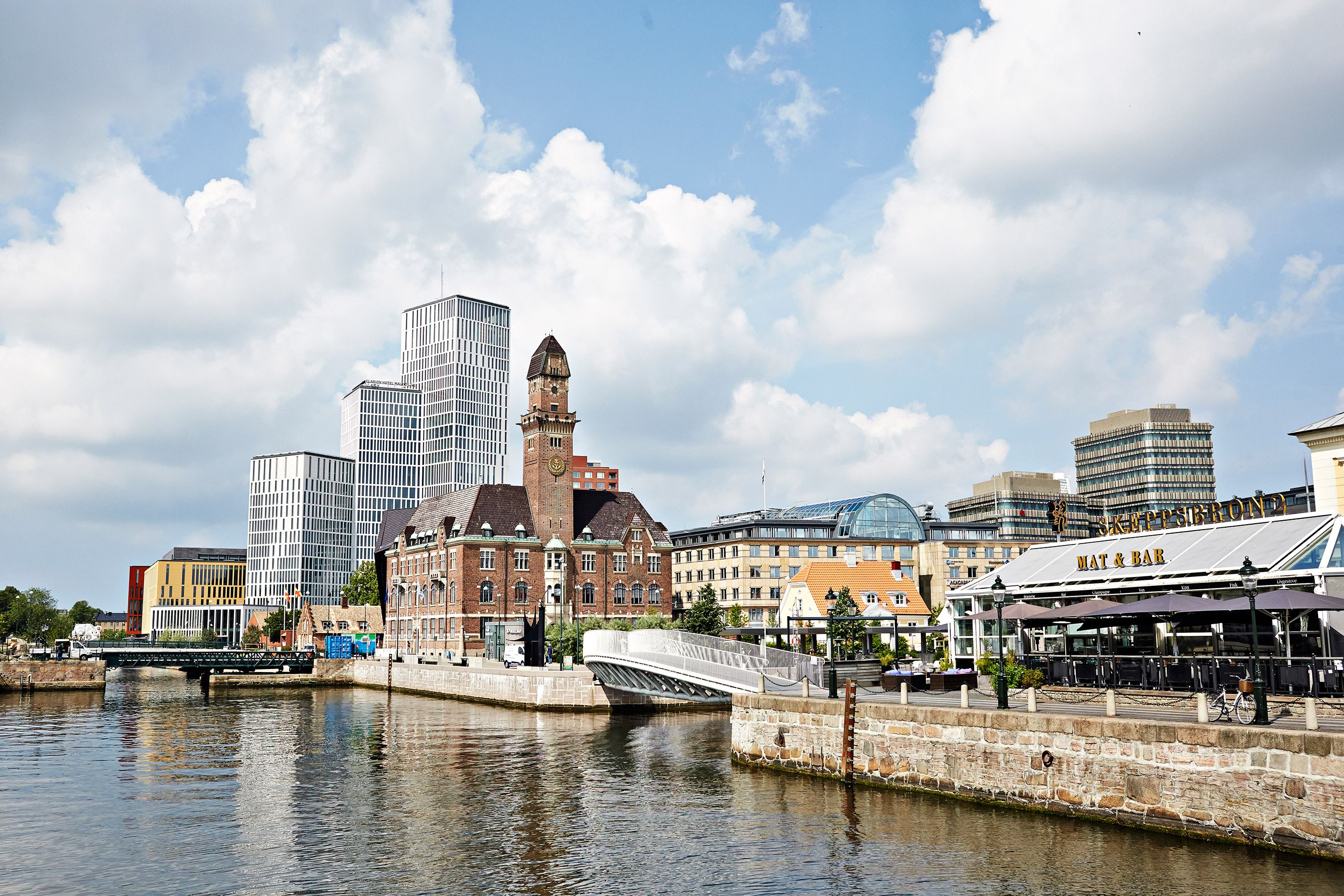 Clarion Hotel kurkottaa 85 metriin.