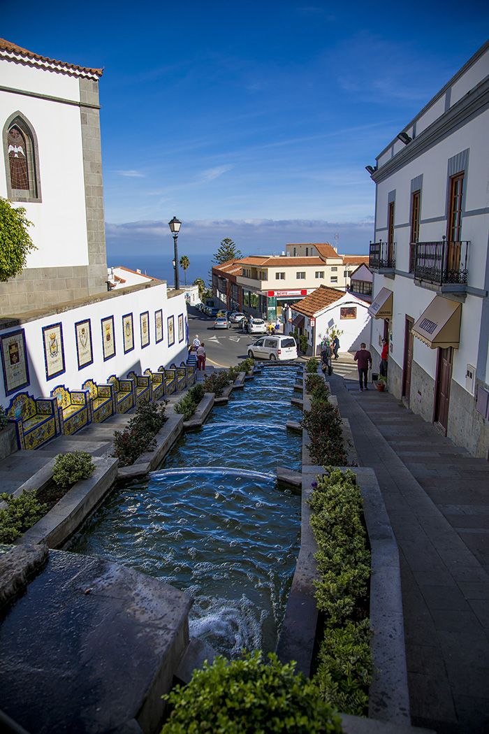 Firgasin kylä sijaitsee noin kilometrin korkeudella merenpinnasta.