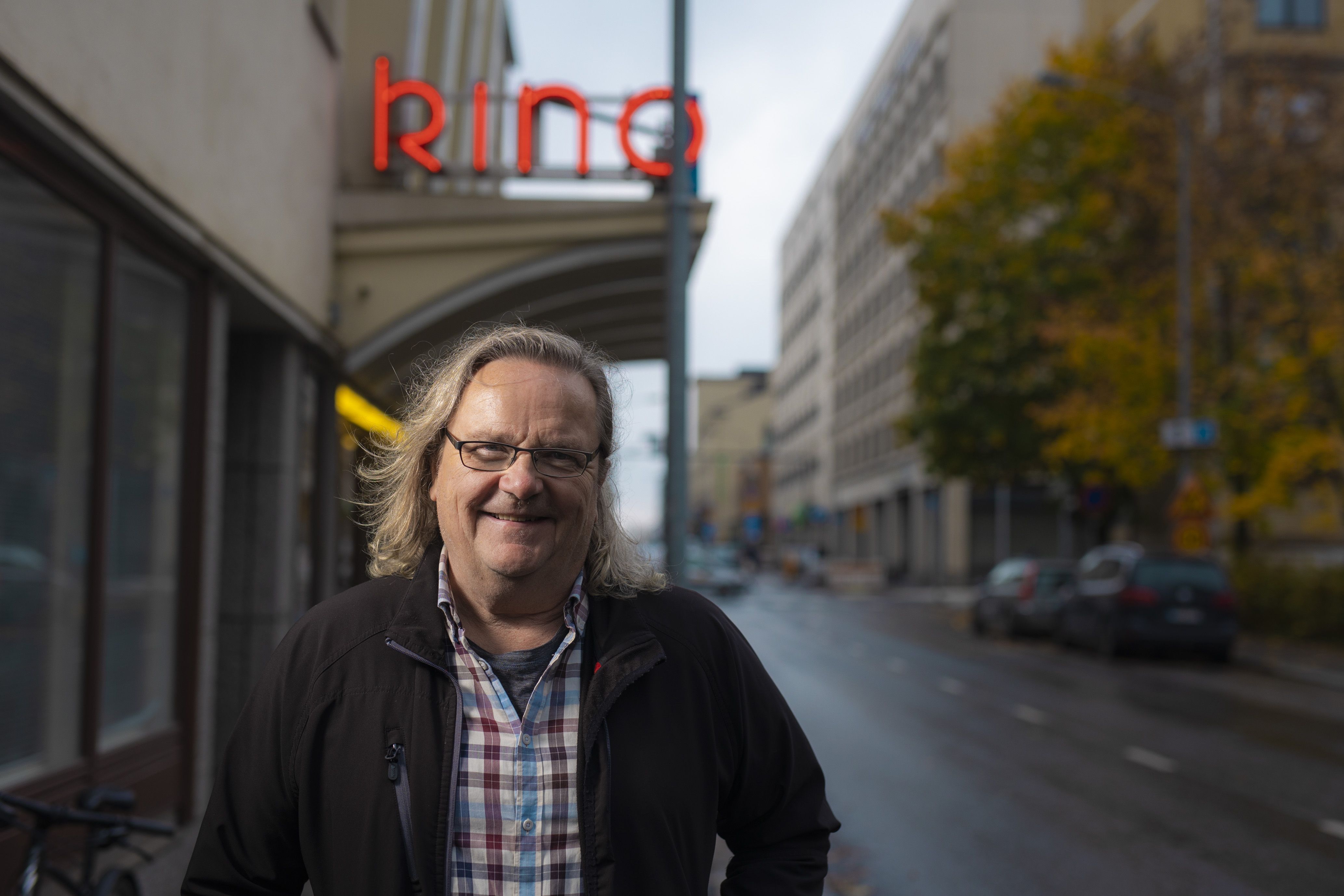 – Lapseni haluaisivat tietää toisesta isoisästään, Sakari&nbsp;Kuosmanen&nbsp;kertoo.