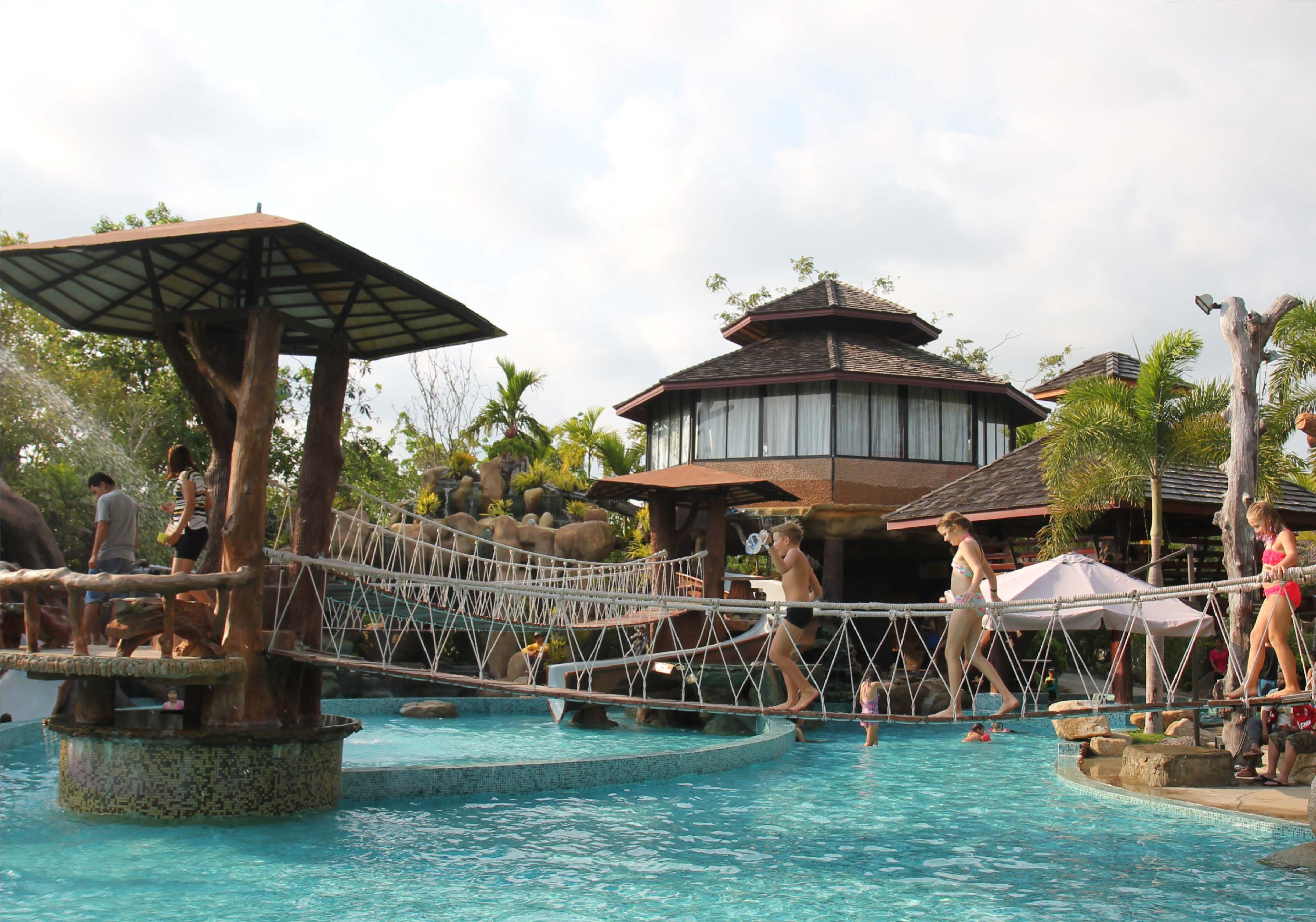 Tamnanparin vesipuisto Rayongissa oli reissun kohokohtia.