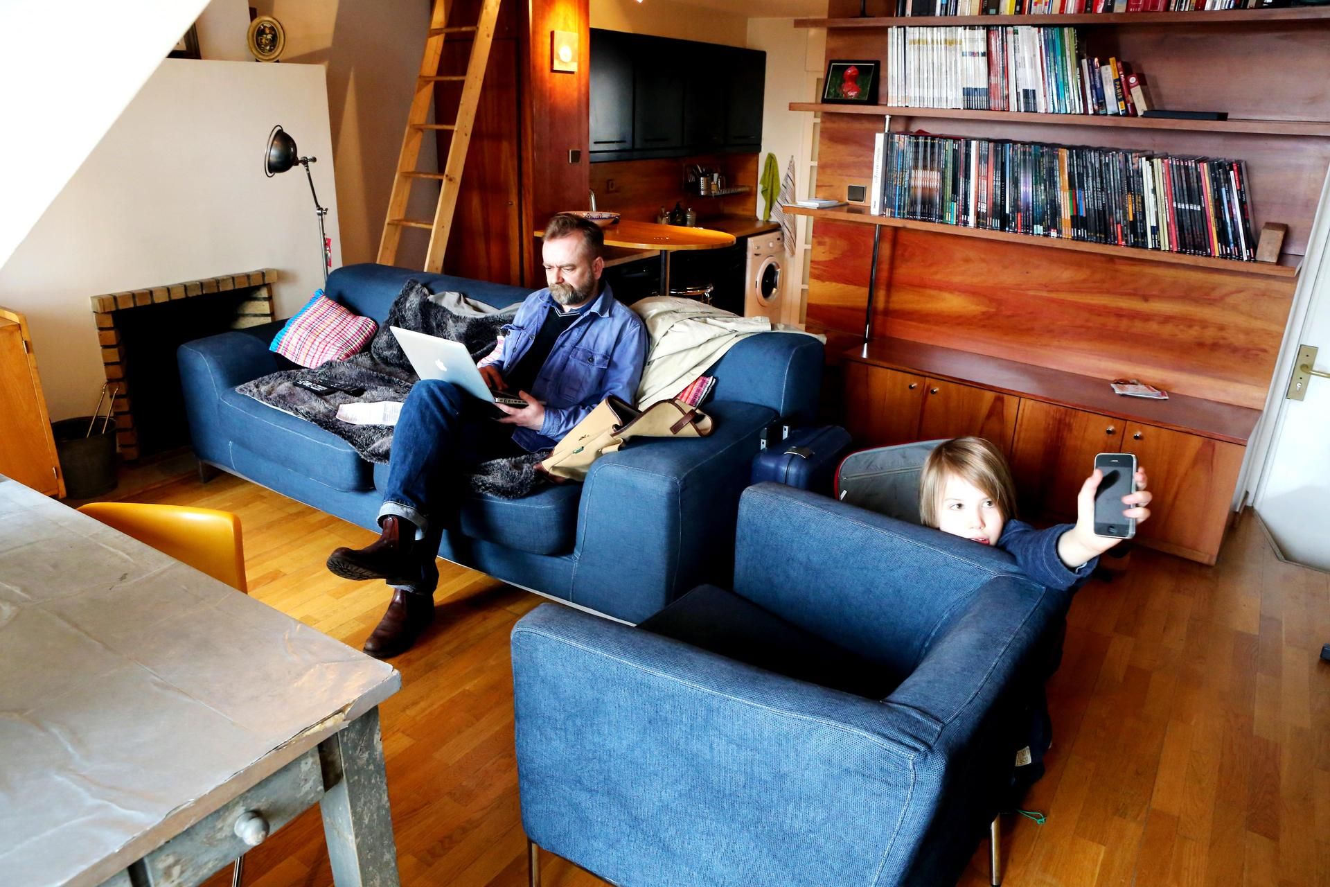 Asunnon vuokraaminen on hyvä ratkaisu porukalle. Esimerkiksi Airbnb:n kautta keskimääräinen hinta Pariisissa on 80 euroa yötä kohden. Asuntoja vuokraavat yksityiset henkilöt.