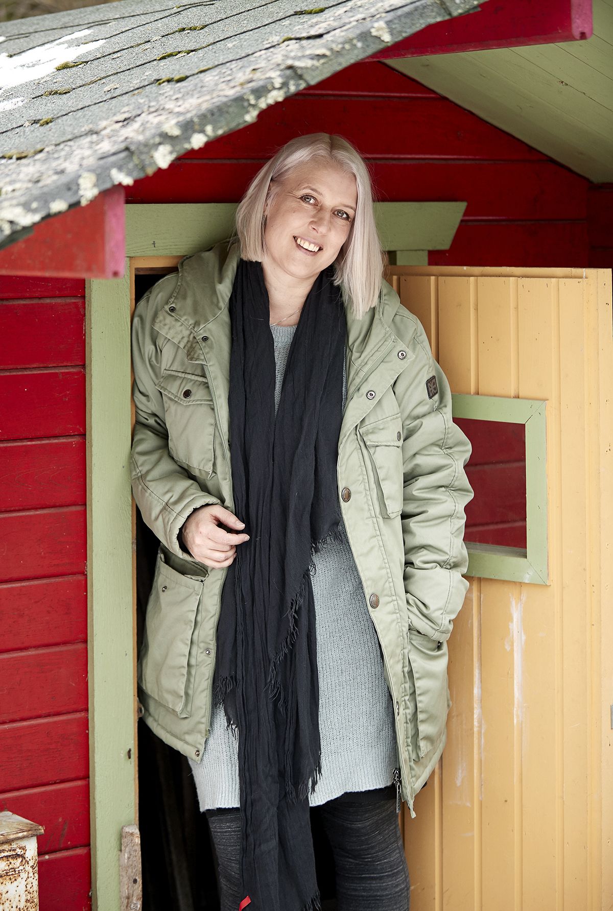 Miira Karhula on kirjoittanut Tohtori Raimon lisäksi televisiosarjoja kuten Itse valtiaat, Aallonmurtaja sekä Salatut elämät.