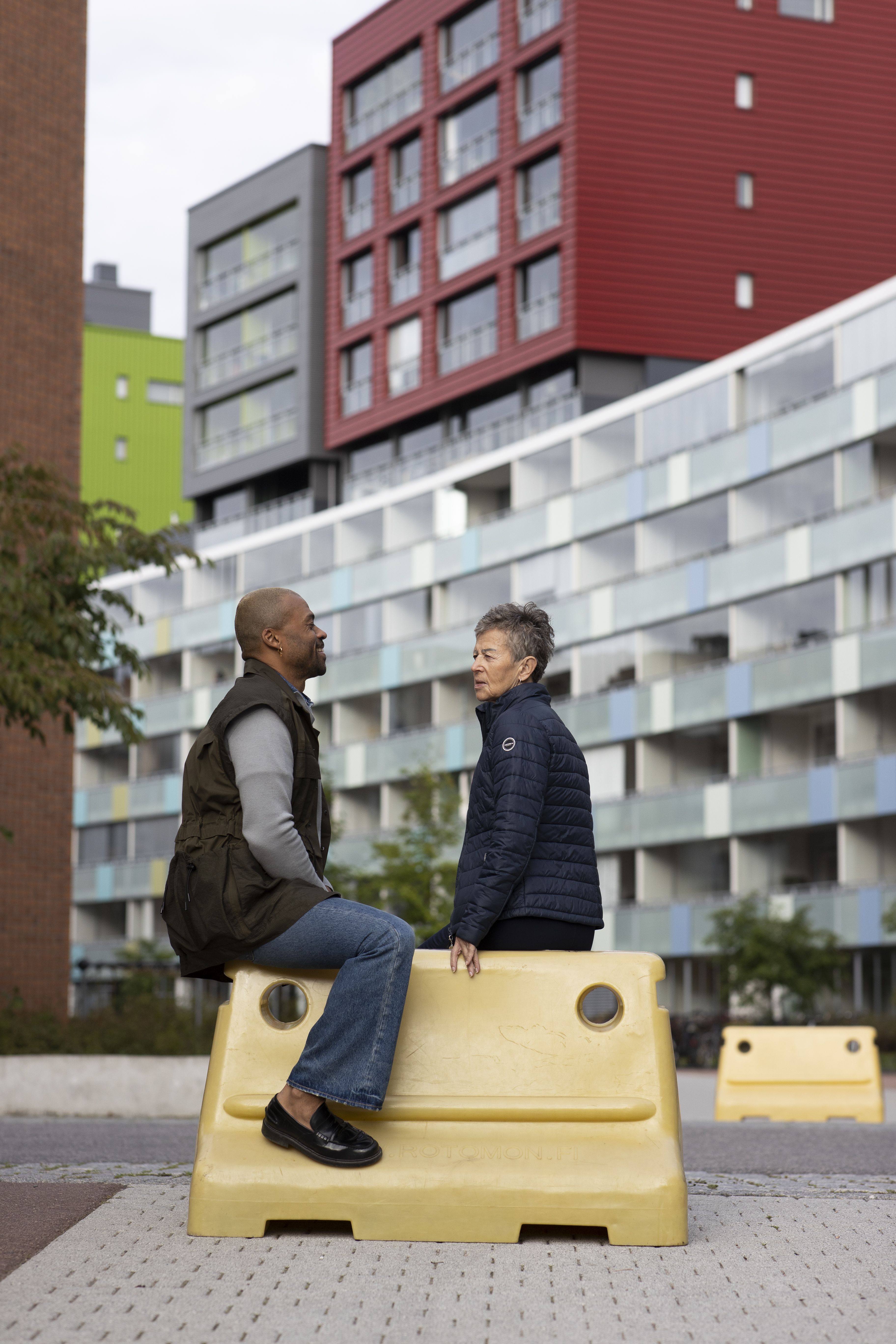 – Äiti on aina kulkenut rinnallani, mihin tahansa elämä on minua vienyt. Hän ei ole koskaan sanonut, etten saisi olla jotain tai asettanut ehtoja, Jani Toivola sanoo.
