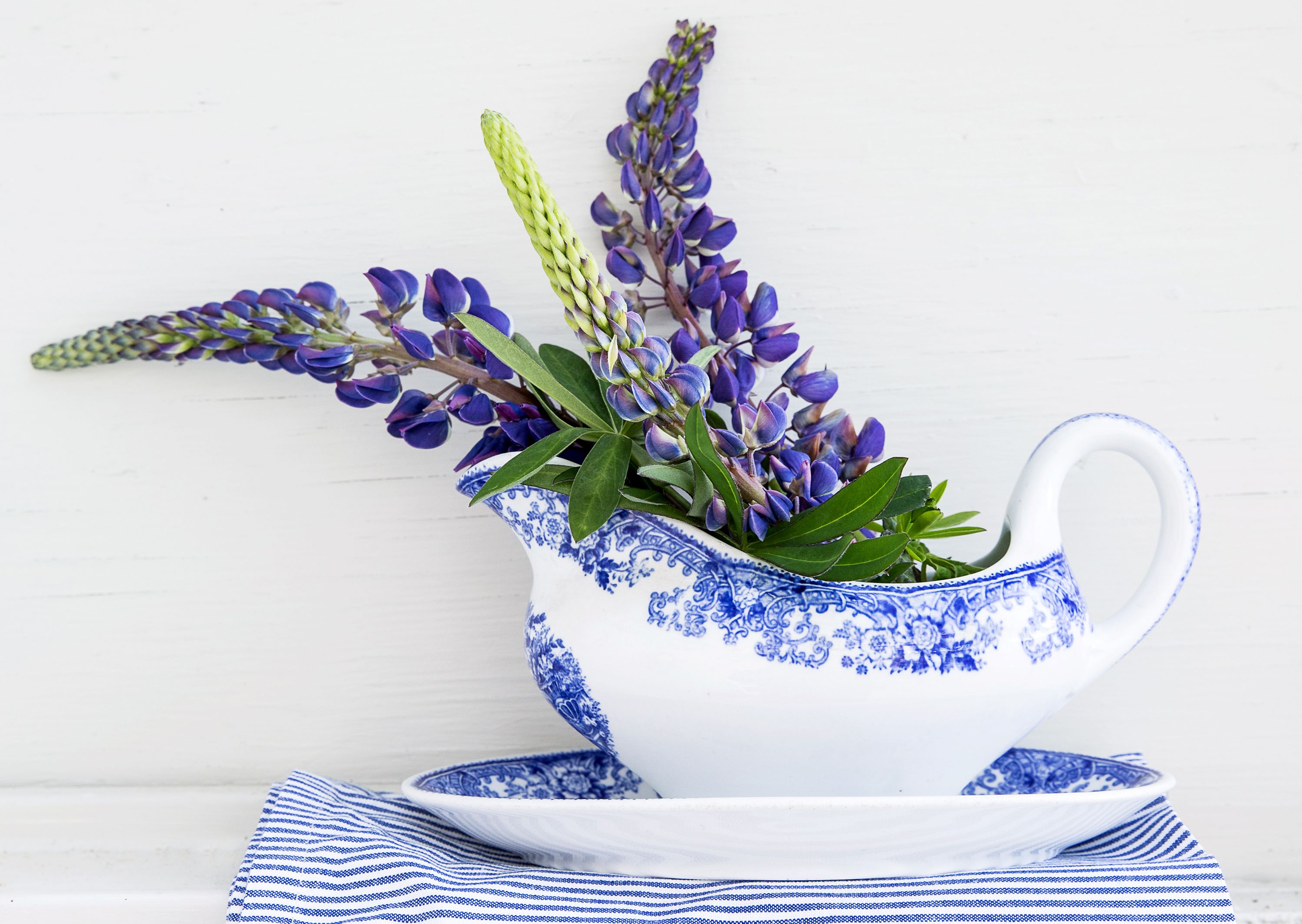 XU-mallin kastikekaatimessa on Kent-koriste 30-luvulta. Yksityiskokoelma.